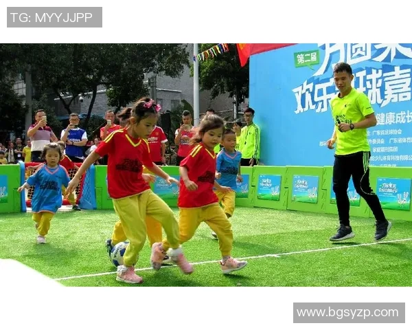 中班社会足球明星活动教案探索儿童团队合作与运动精神的乐趣 中班社会足球明星活动教案探索儿童团队合作与运动精神的乐趣